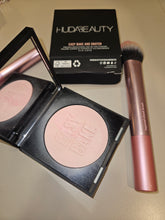 Load image into Gallery viewer, Huda beauty Easy bake and snatch pressed brightening and setting powder
